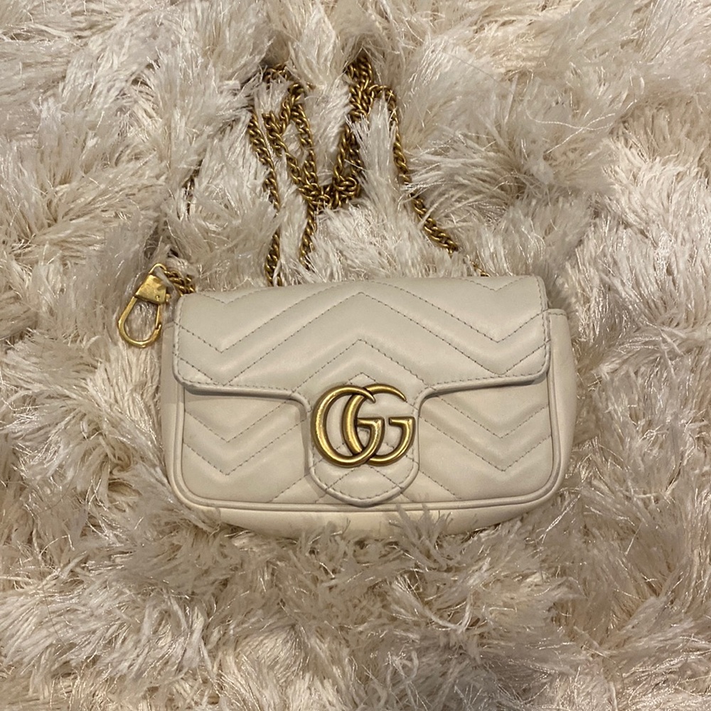 GG Marmont matelassé leather super mini bag